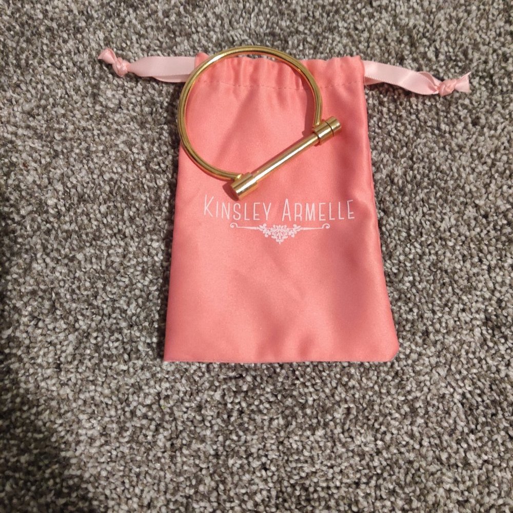Kinsley Armelle Gold bar bracelet